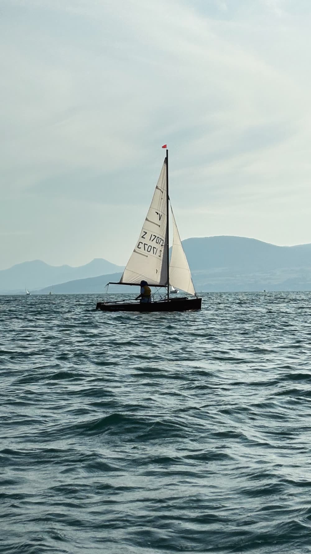 Voilier sur le lac de Neuchâtel